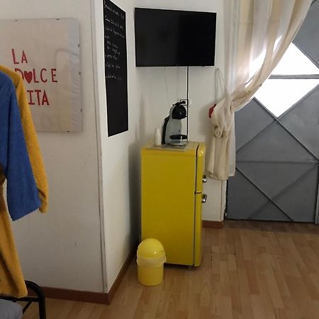 Tenuta Palladini 5 Chilometri Da Porto Cesario 莱韦拉诺 外观 照片