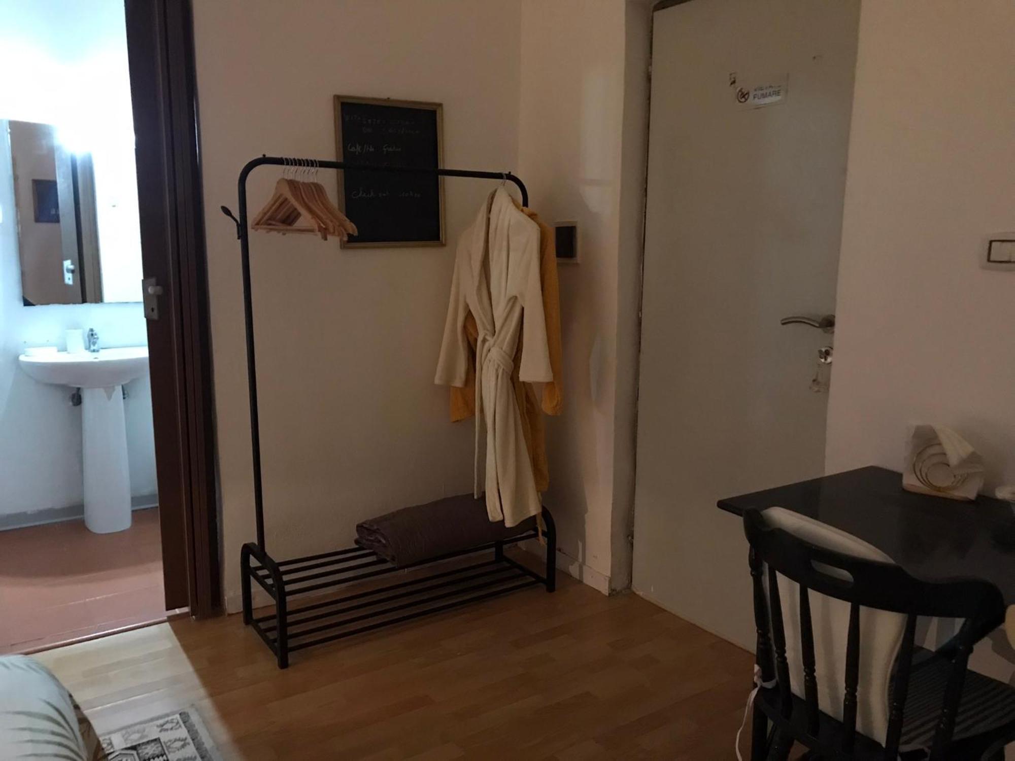 Tenuta Palladini 5 Chilometri Da Porto Cesario 莱韦拉诺 外观 照片